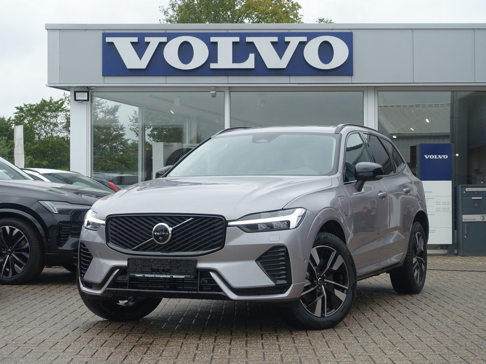 Volvo XC60 Plus Dark T8 AWD Plug-in360°/H&K/LED/AHK