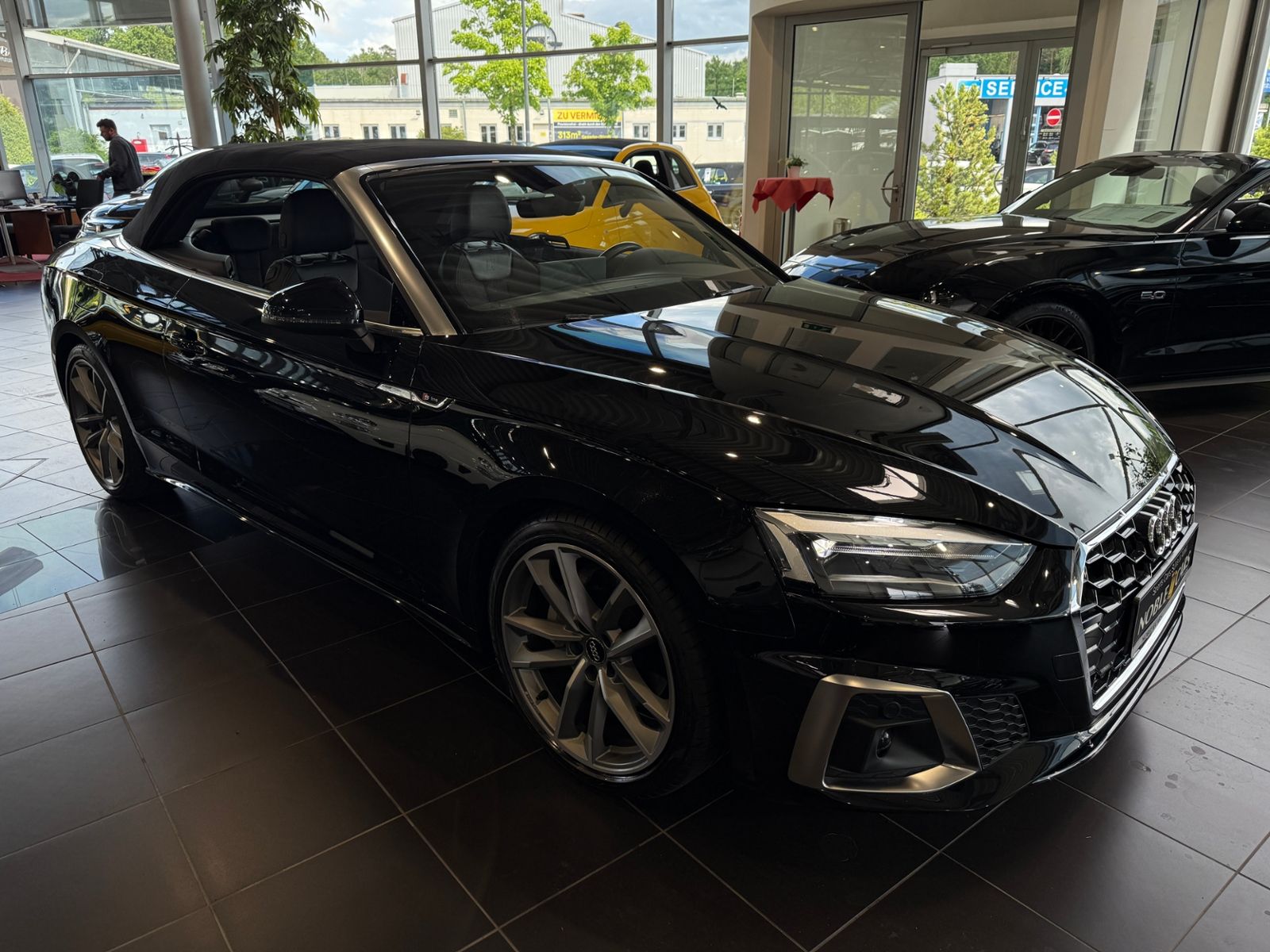 Fahrzeugabbildung Audi A5 Cabriolet 40 TFSI S line RFK LED NAVI