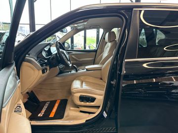 MYAUTOCENTER – Gebraucht- und Jahreswagen mit Werkstattservice in Pfaffenhofen BMW X5 xDrive 30 d *Nightvision*AHK*LED*