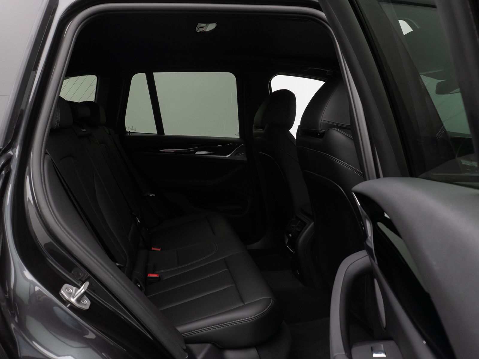 Fahrzeugabbildung BMW X3 xD30e Kamera HUD Lenkrhzg Stop&Go AHK Sport