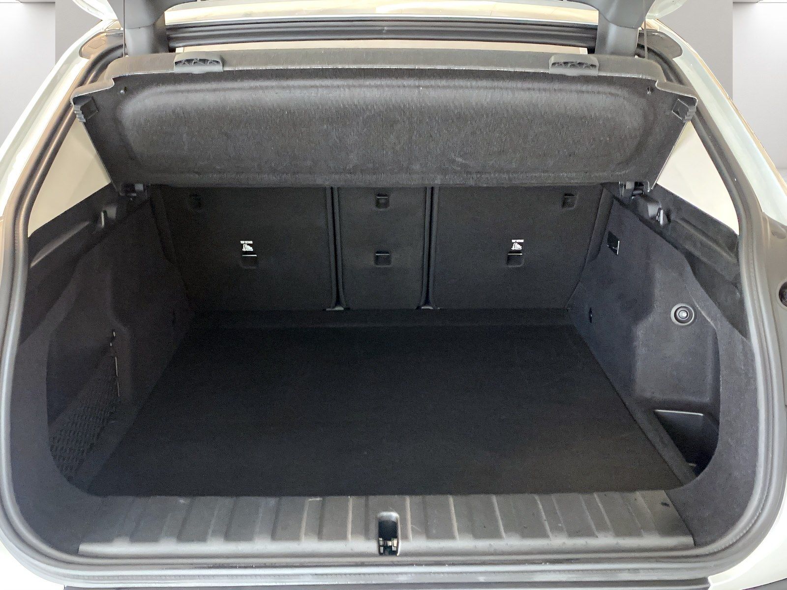 BMW iX2 - Bild 11