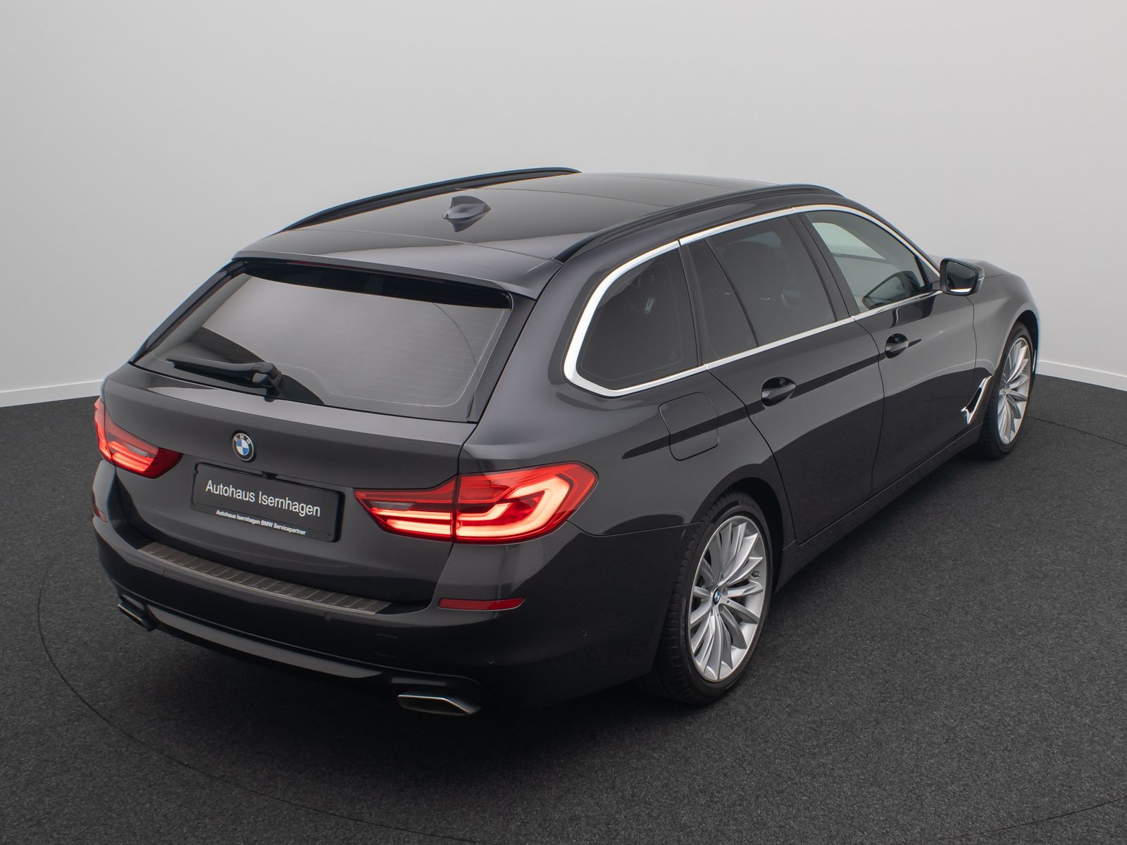 Fahrzeugabbildung BMW 540i xD HUD Kamera MSport Komfort Panorama19Zoll