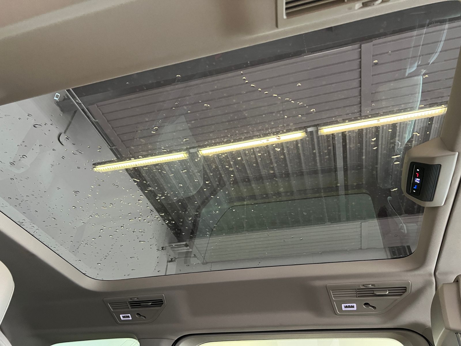 Fahrzeugabbildung Volkswagen Multivan T7 Style 2.0 TDI DSG *AHK, IQ.Light, Pa