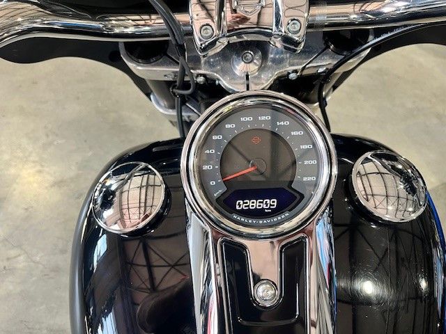 Fahrzeugabbildung Harley-Davidson FLSB Sport Glide 107cui Penzel Auspuff