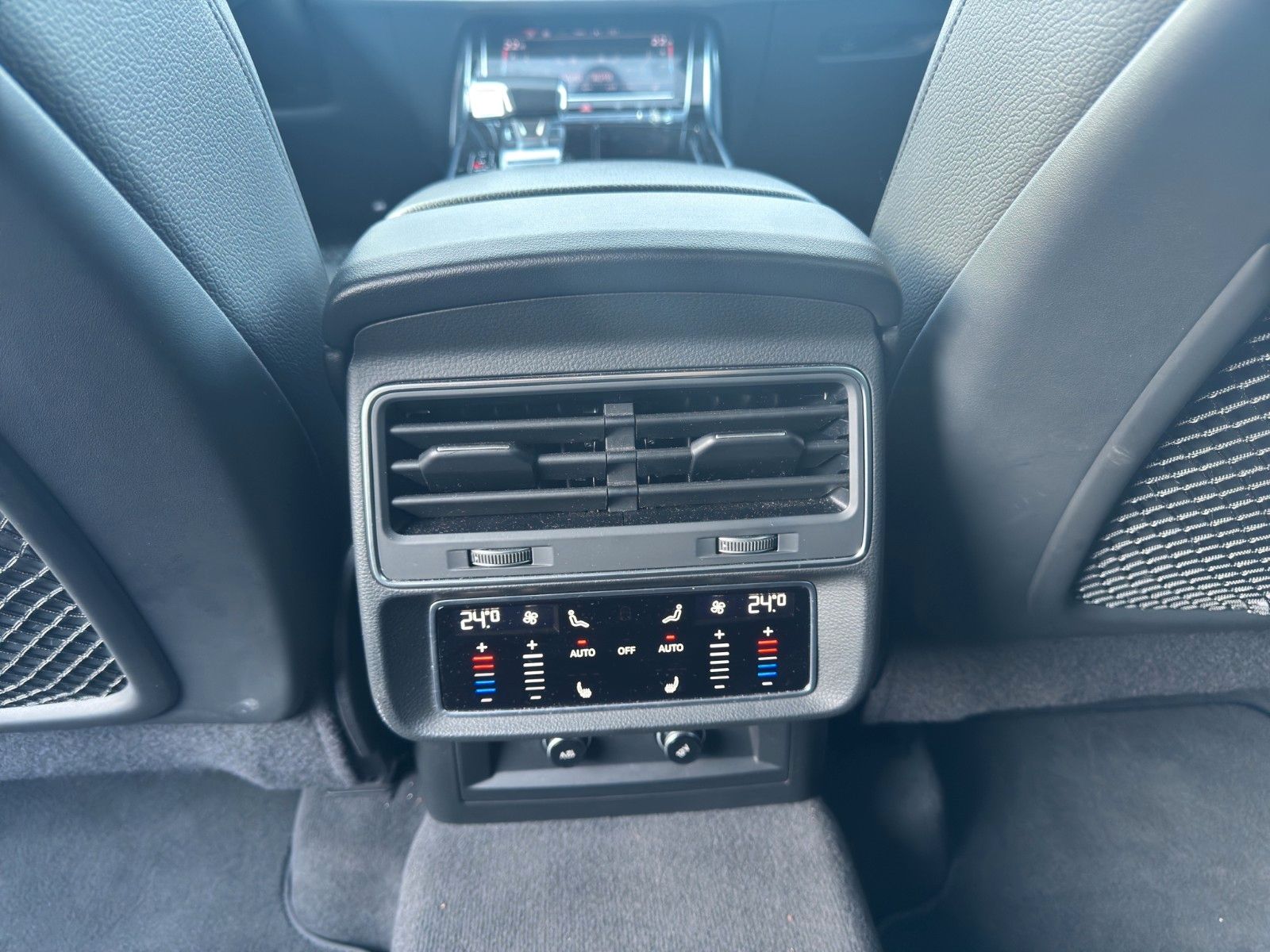 Fahrzeugabbildung Audi Q8 55 TFSI quattro*Navi*360°Kamera*Leder*LED*DAB