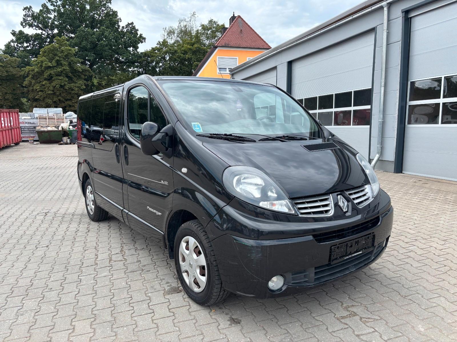 Renault Trafic Combi Passenger Black Edition