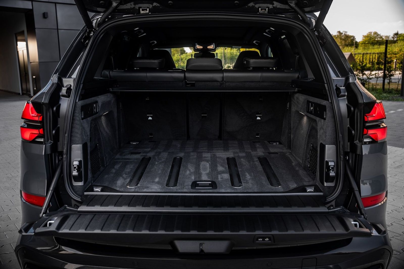 Fahrzeugabbildung BMW X5 40d xD M-SPORT PRO|AHK|ICONIC|MASSAGE|LUFT