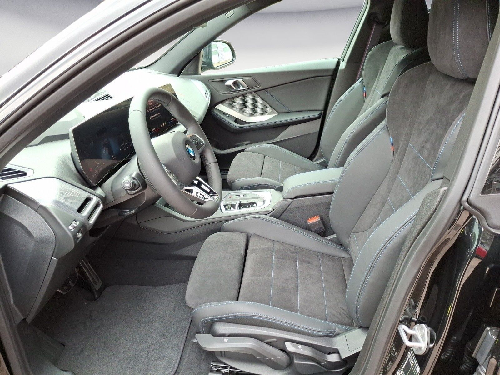 BMW 223 Gran Coupé - Bild 8
