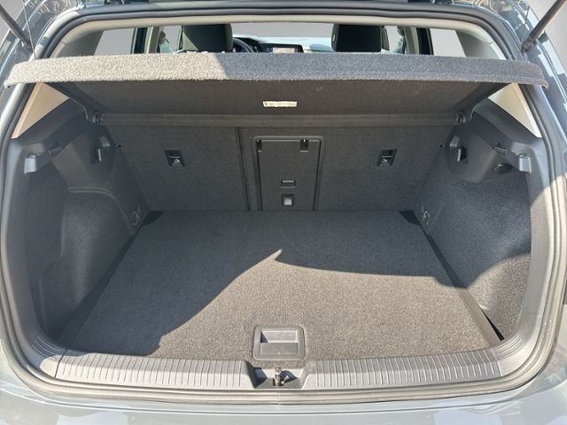 Golf VIII 2.0 TDI DSG Style STANDHZ+LED+NAVI+RFK