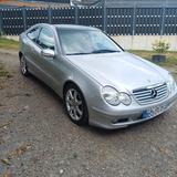 Mercedes-Benz C200 - Mercedes-Benz 200: Coupe