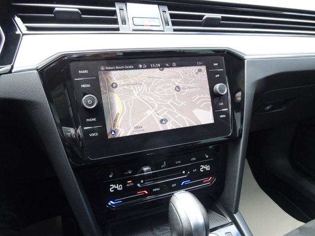 Fahrzeugabbildung Volkswagen Passat Variant/R-Line/Virtual/Pano/Navi/LED/AHK/