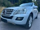 Mercedes-Benz ML 350 ML -Klasse ML 350 BlueTec 4Matic Klima 2H - Mercedes-Benz Geländewagen aus dem Jahr 2010