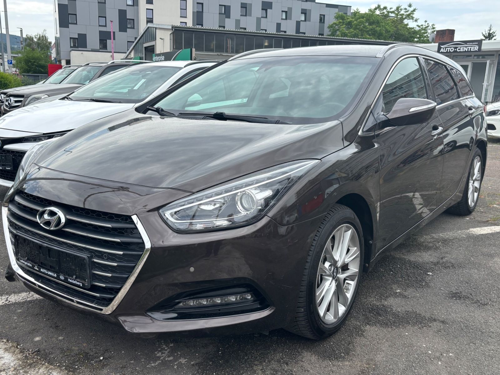 HYUNDAI i40