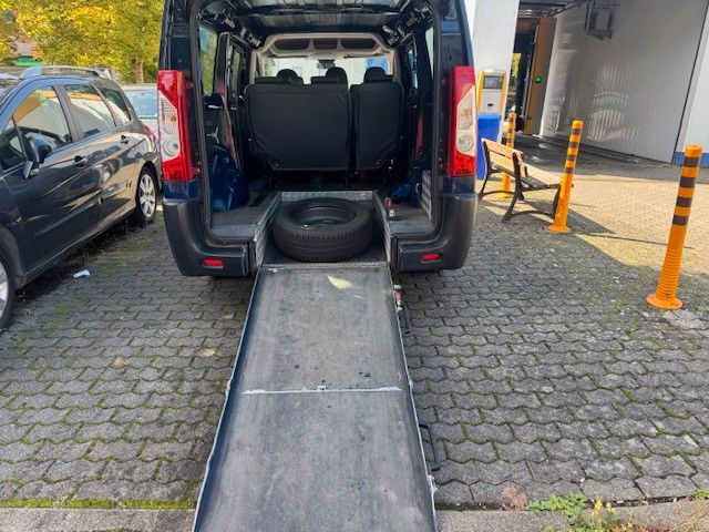 Fahrzeugabbildung Peugeot Expert Kasten L2H1 Kasten BEHINDERTEN UMBAU
