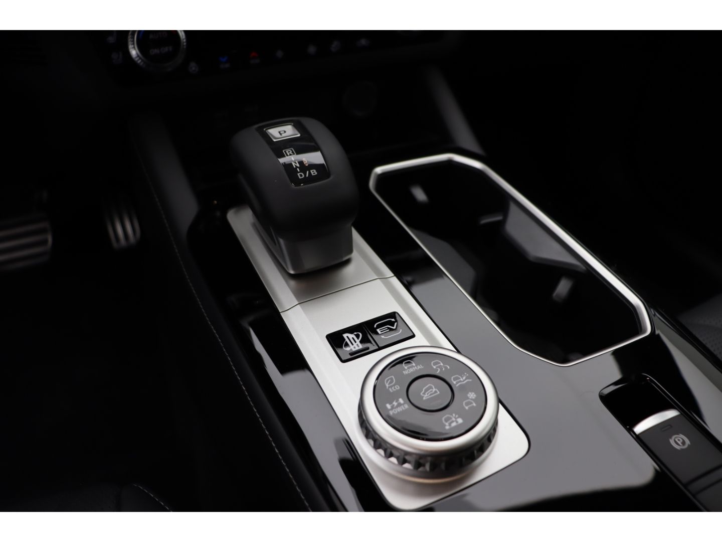 Fahrzeugabbildung Mitsubishi Plug-in Hybrid Outlander Diamant TOP Black mit L