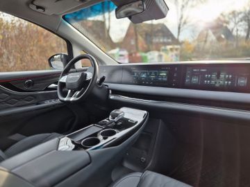 DFSK Forthing 9 HEV Luxus-Van, Massage, 7-Sitzer