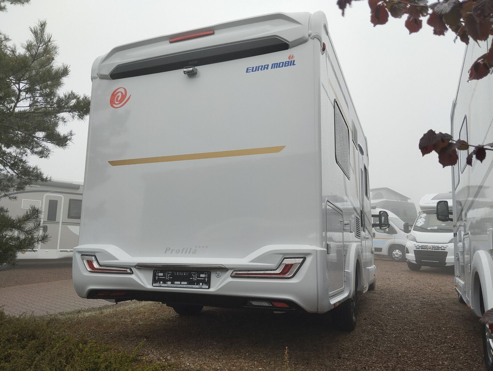 Fahrzeugabbildung Eura Mobil Profila T PT 675 SB 180 PS Aut. Mondial Plus