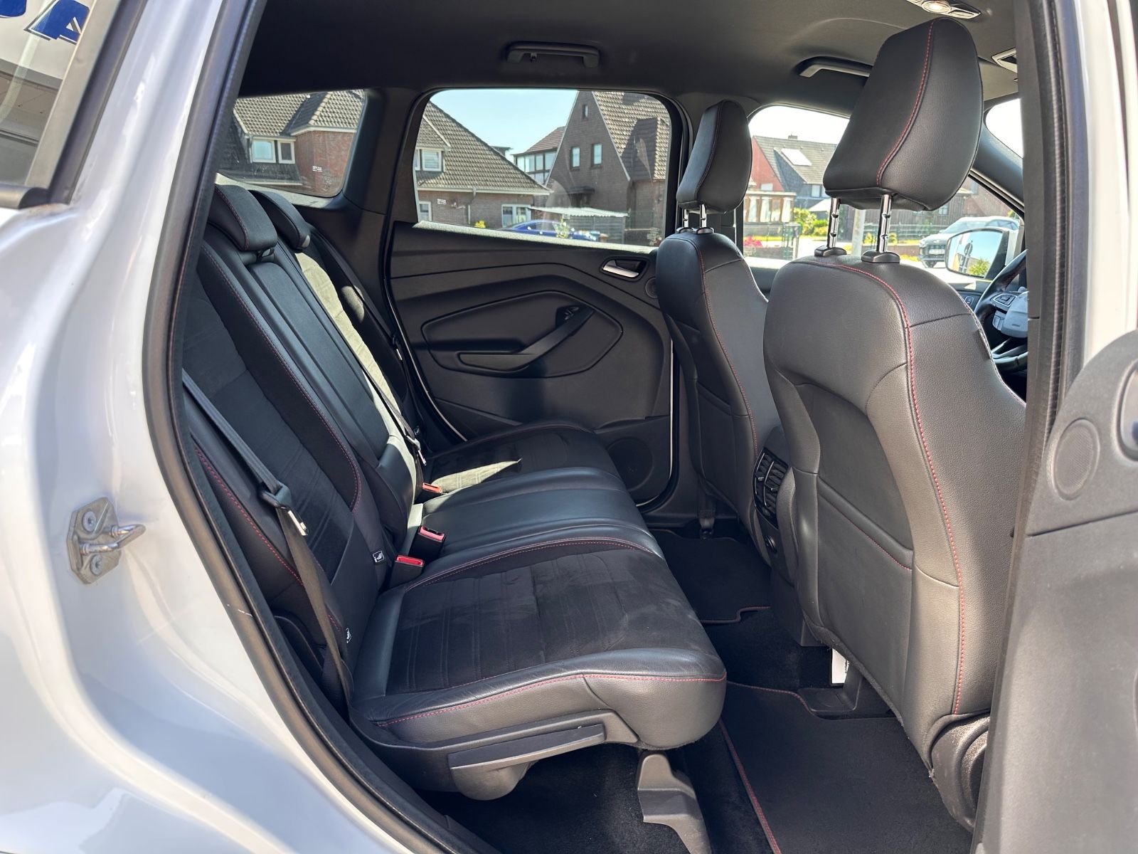 Fahrzeugabbildung Ford Kuga ST-Line 2.0 TDCi AHK/Navi/BiXenon/SHZG