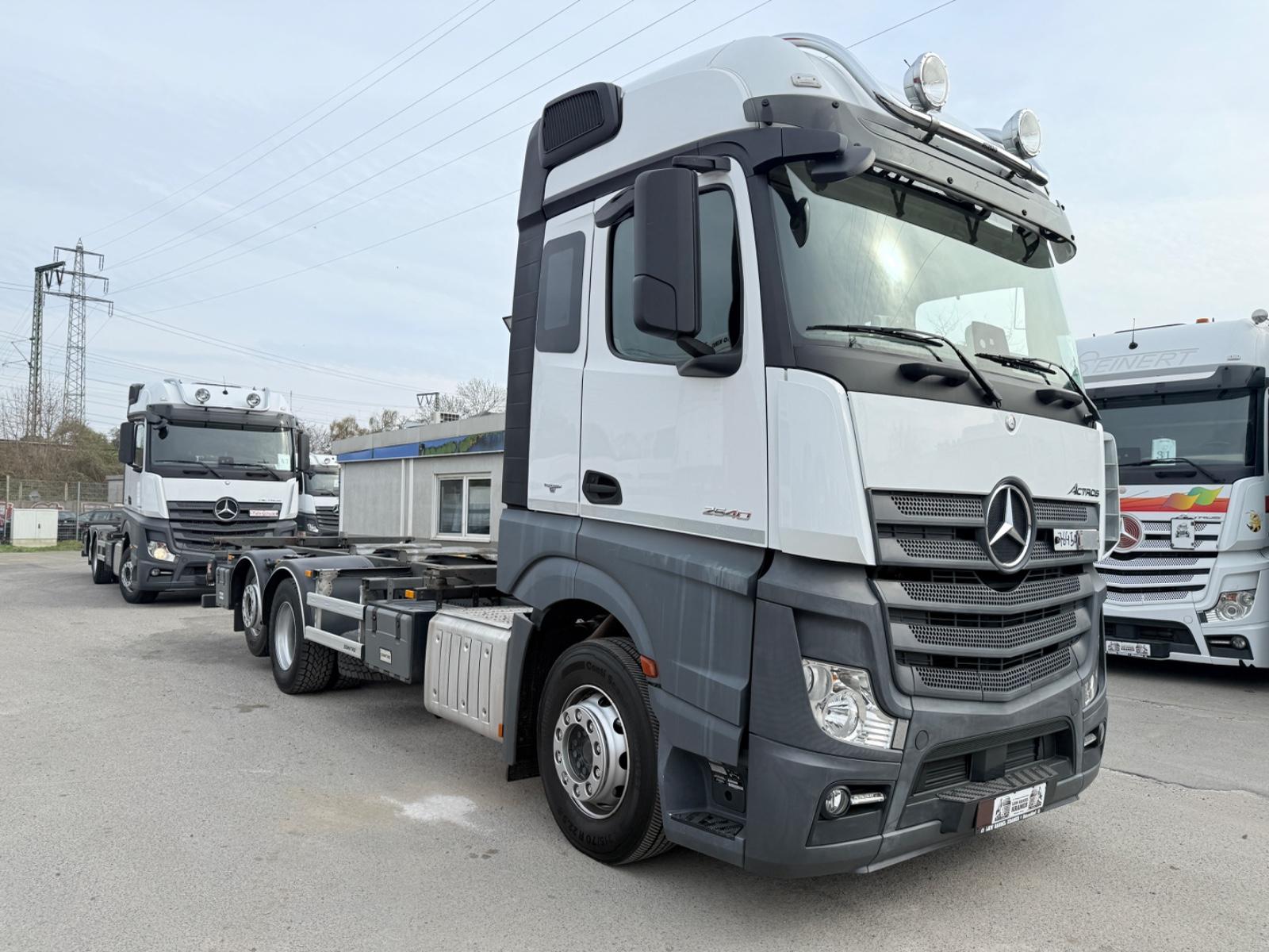 Mercedes-Benz School-Truck/Fahrschule/Actros2540/ExBW/6x2/76TK