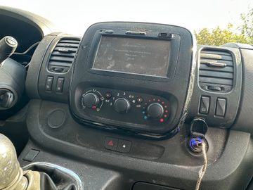 Opel Vivaro - 8