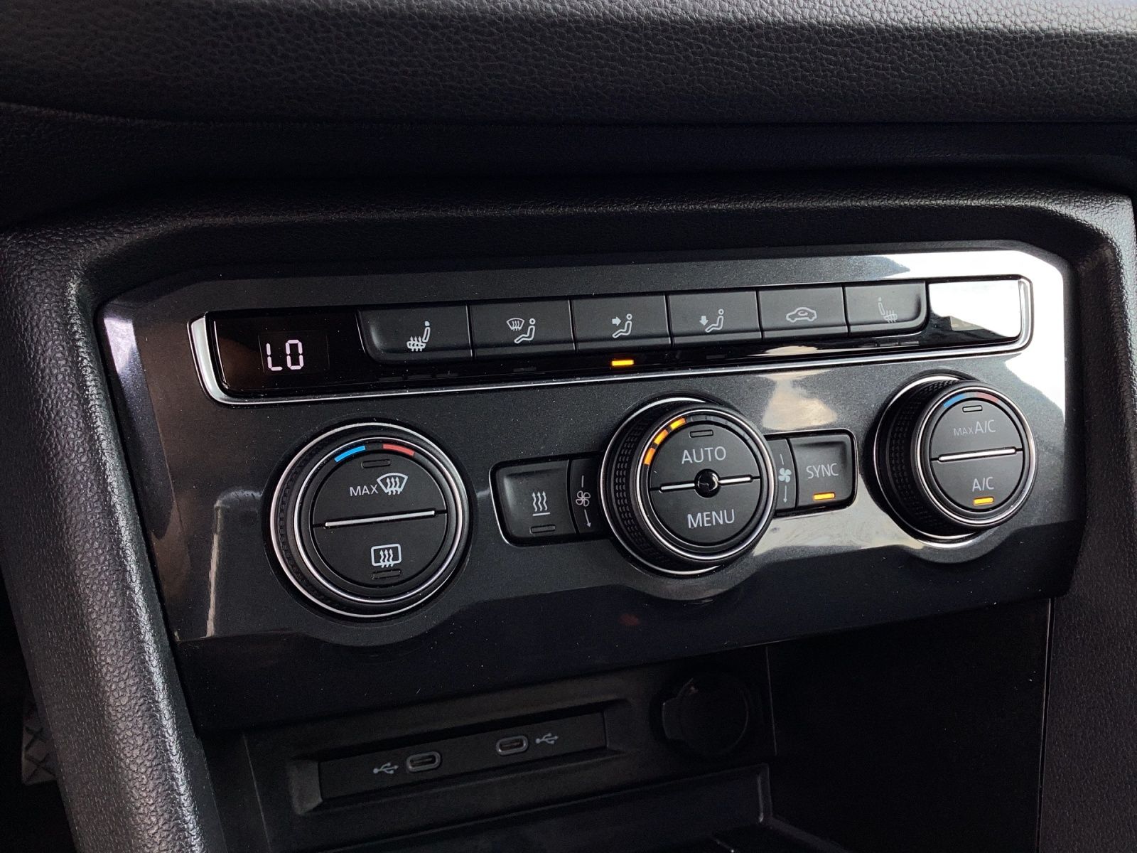 Fahrzeugabbildung Volkswagen Tiguan Allspace TDI Comfortline DSG STH LED Navi