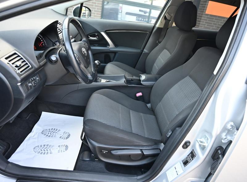 Toyota Avensis 2013 — photo 10