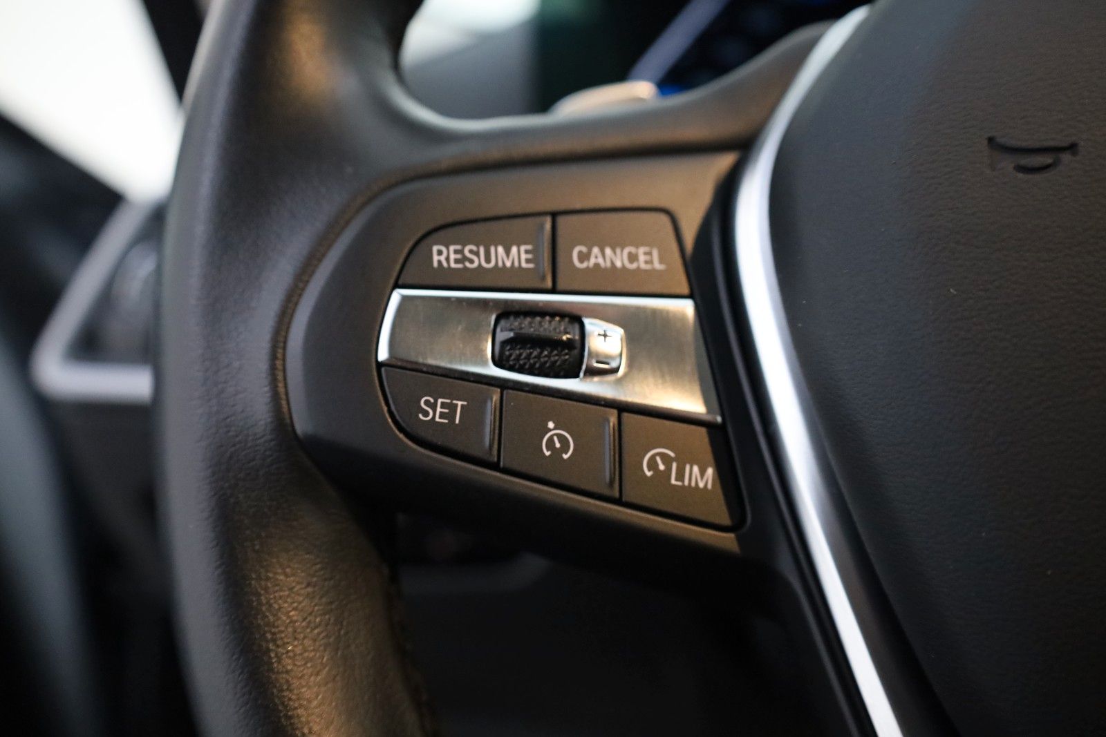 Fahrzeugabbildung BMW 330 e Touring,Leder,Navi,LED,Kamera,HUD, Curved