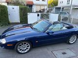 Jaguar XK8 Cabriolet/Rechtslenker TÜV 08.26 - blaue Jaguar XK8