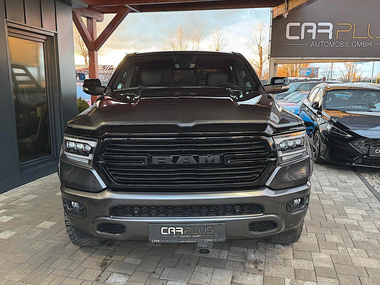 Fahrzeugabbildung Dodge RAM 5.7 V8 HEMI NightEdition Offroad 4x4 eTorque