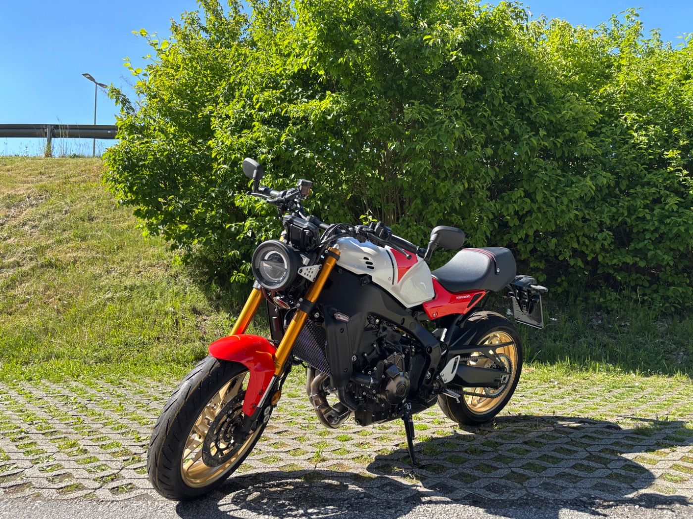 Fahrzeugabbildung Yamaha XSR 900 Modell 2024