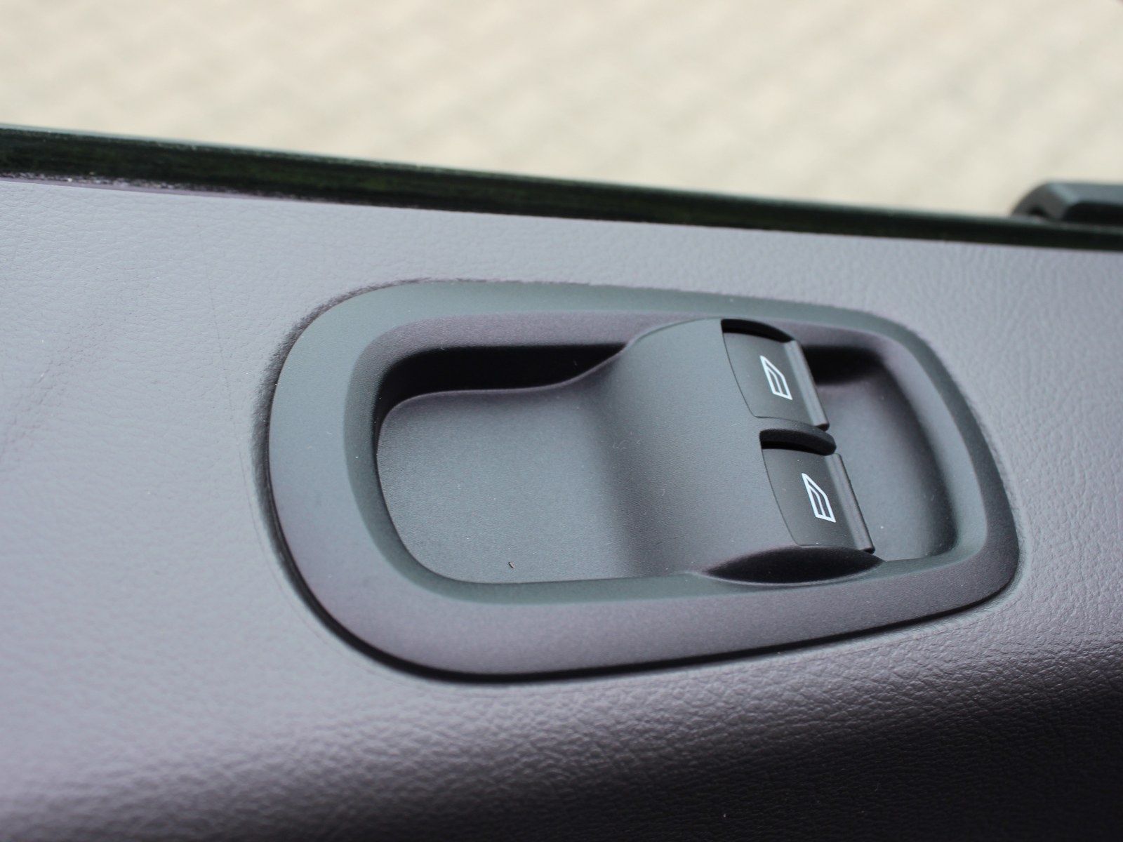 Fahrzeugabbildung Ford Transit 330 L2 Trend 2,0 TDCi DPF Mild-Hybrid