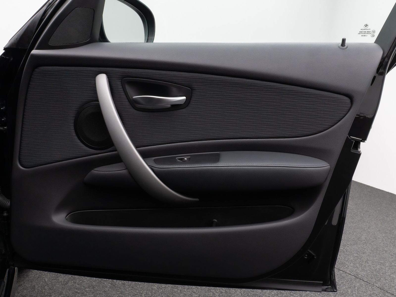 Fahrzeugabbildung BMW 118d  Advantage Sitzheizung AHK PDC Nebelscheinw