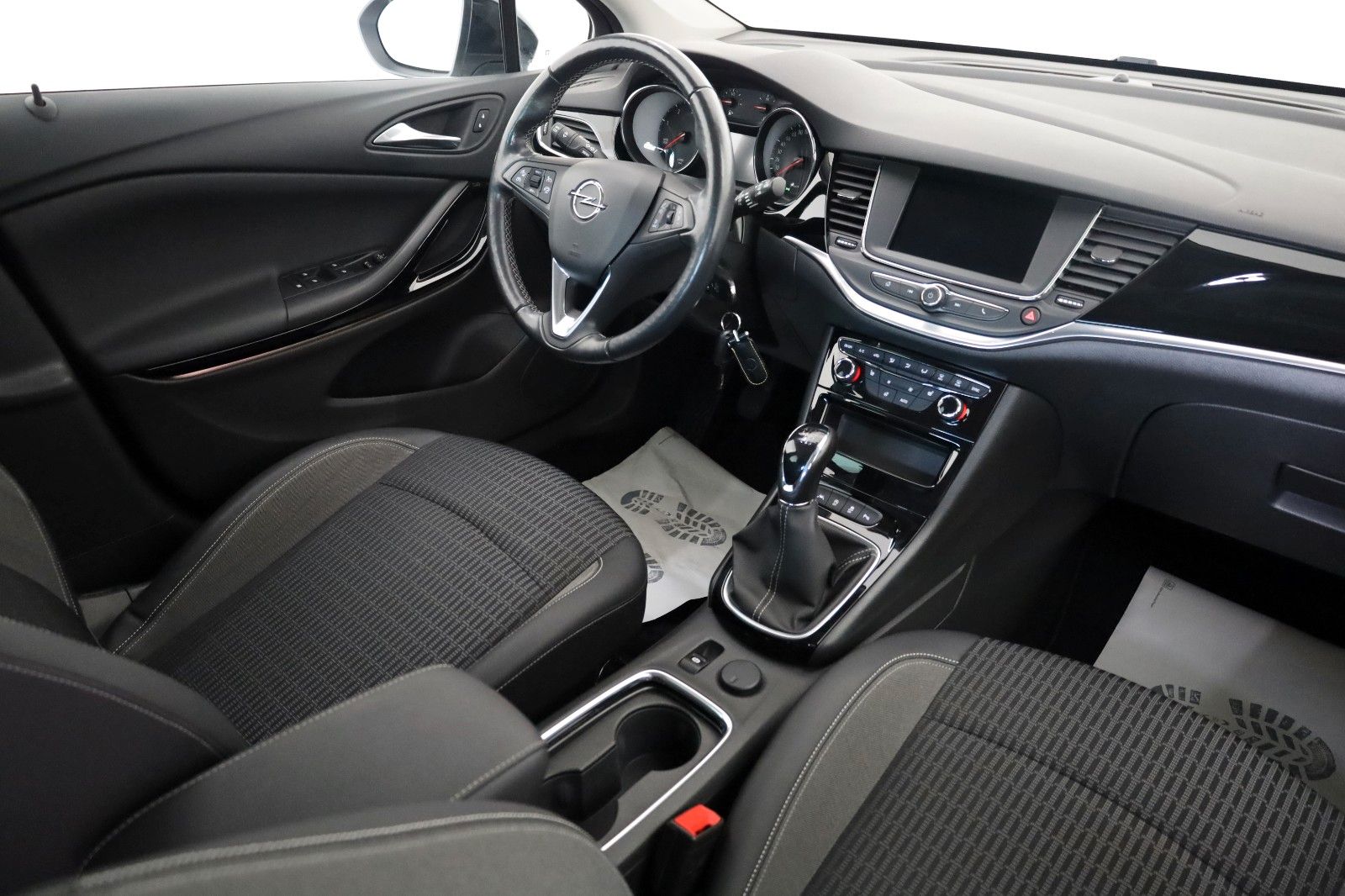 Fahrzeugabbildung Opel Astra K Lim. 5-trg. Design & Tech LED,SH,PDC,App