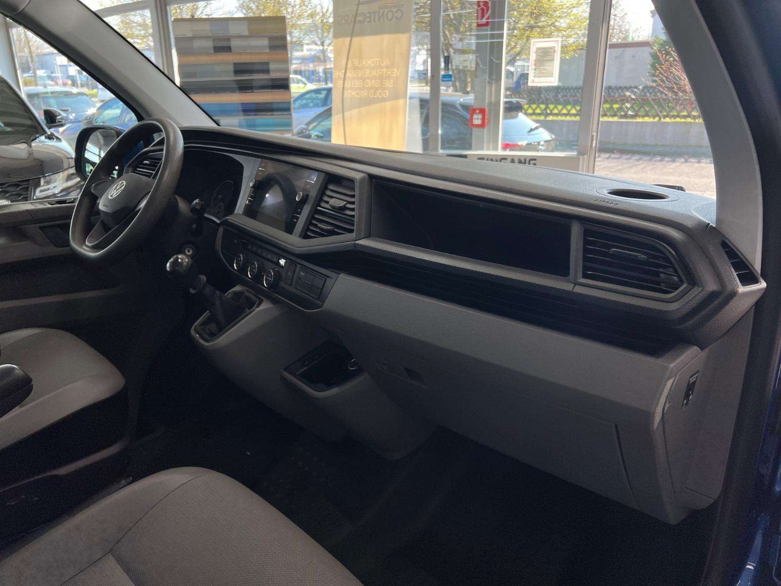 Volkswagen T6.1 2.0 TDI Caravelle Comfortline SH+AHK+LS+8S