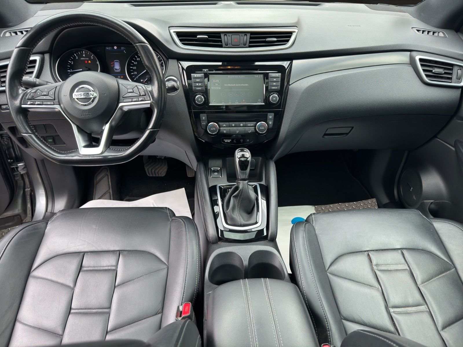 Fahrzeugabbildung Nissan Qashqai Tekna Automatik/Vollaustattung/