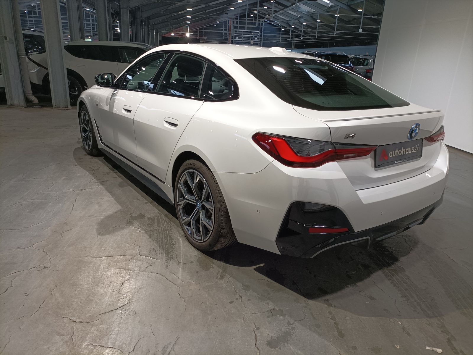 BMW i4 - M50 81,1 kWh LED Navi CAM ACC SHZ foto 4