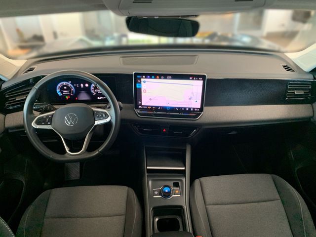Tiguan 2.0 TDI +LED+KAMERA+AHK+NAVI+DCP+SITZHZG+