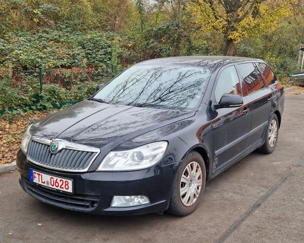 Skoda Octavia 2.0 TDI DSG Ambiente Combi