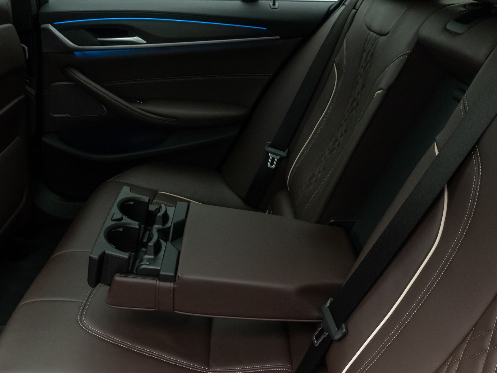 Fahrzeugabbildung BMW 530e xD M Sport Laser DAB H/K HUD AHK Panorama