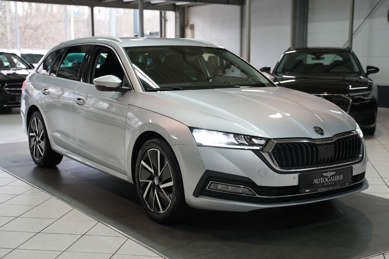 Skoda Octavia First Edition TDI *AUT*SIDE*LANE*LED*NAV imagem 3