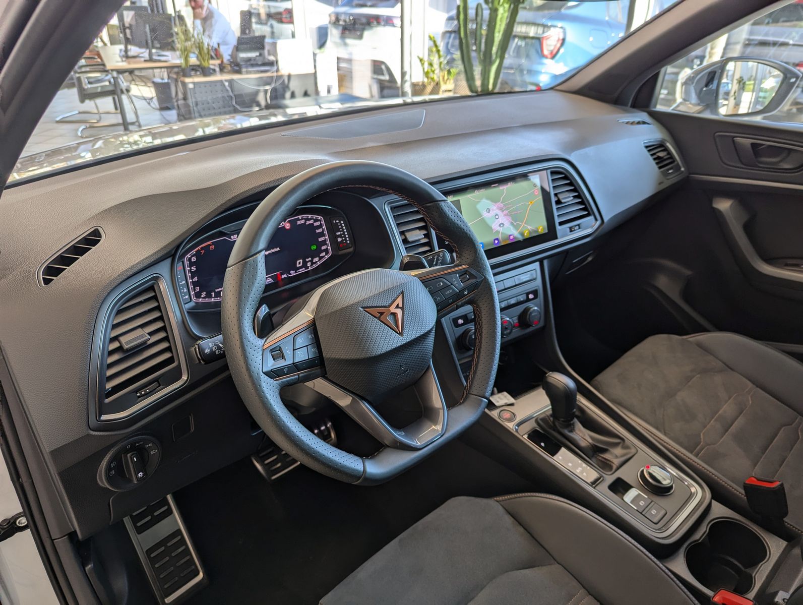 Fahrzeugabbildung CUPRA Ateca 1.5 TSI DSG ACC Winter-Paket Cam AHK 19"