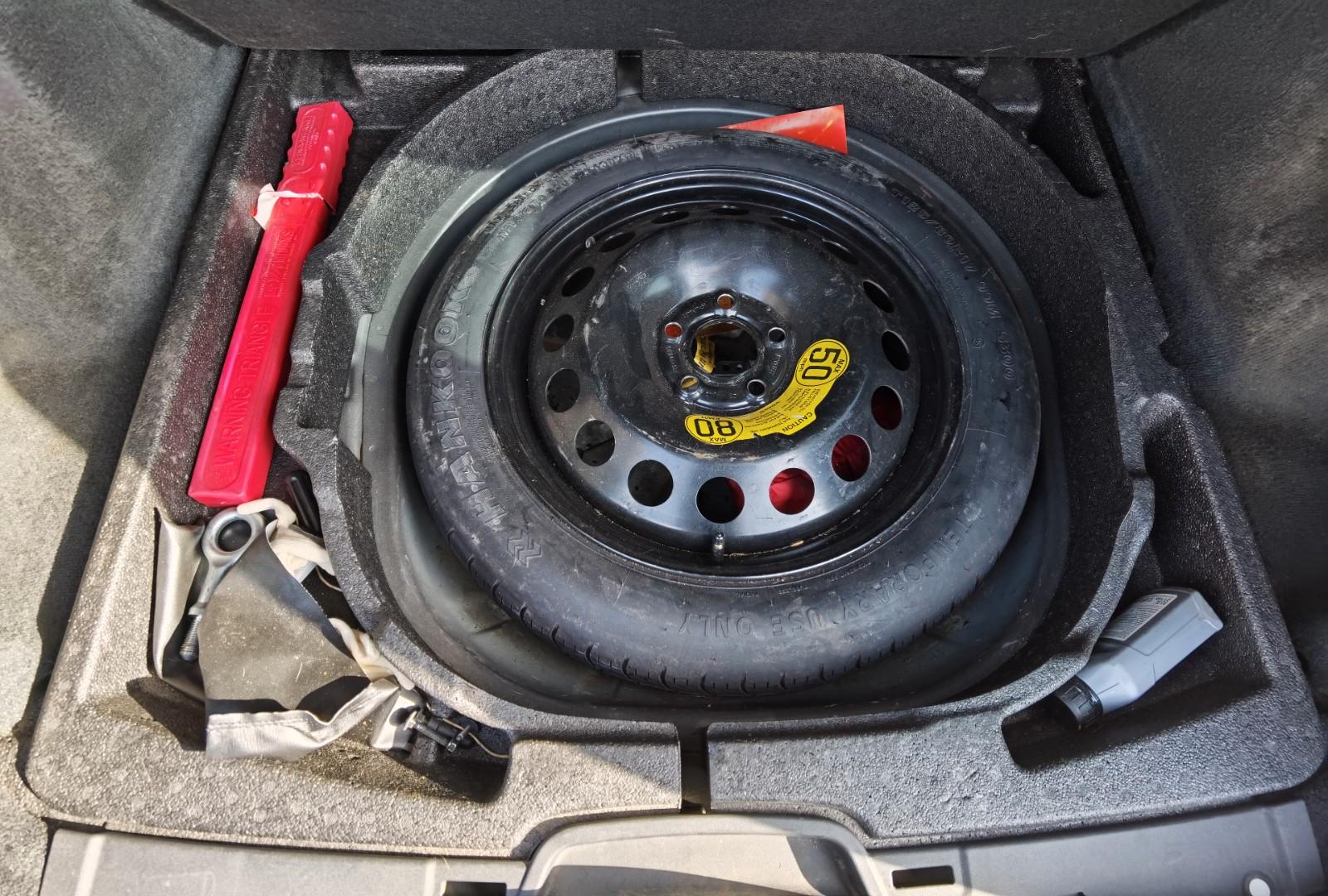 Volvo V50 2010 — photo 20