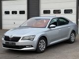 Skoda Superb Lim. Active - Skoda Superb Active mit Benzin-Antrieb