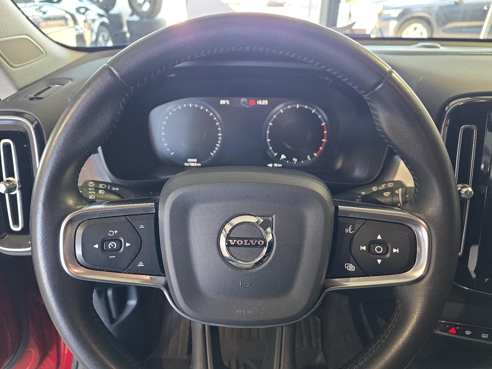 Volvo XC40 T3 Momentum Kamera Keyless Navi