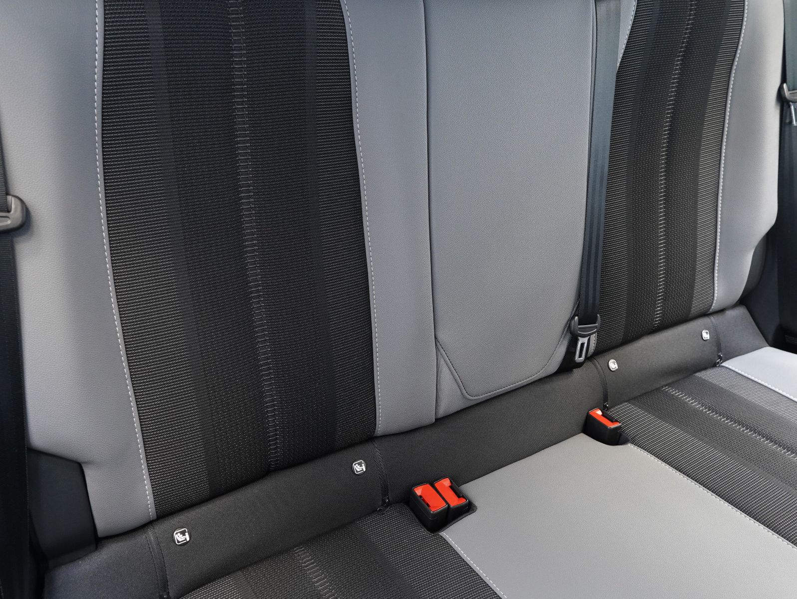 Fahrzeugabbildung Opel Mokka-e Elegance 50KWH/11KW/WÄRMEPUMPE/SOH