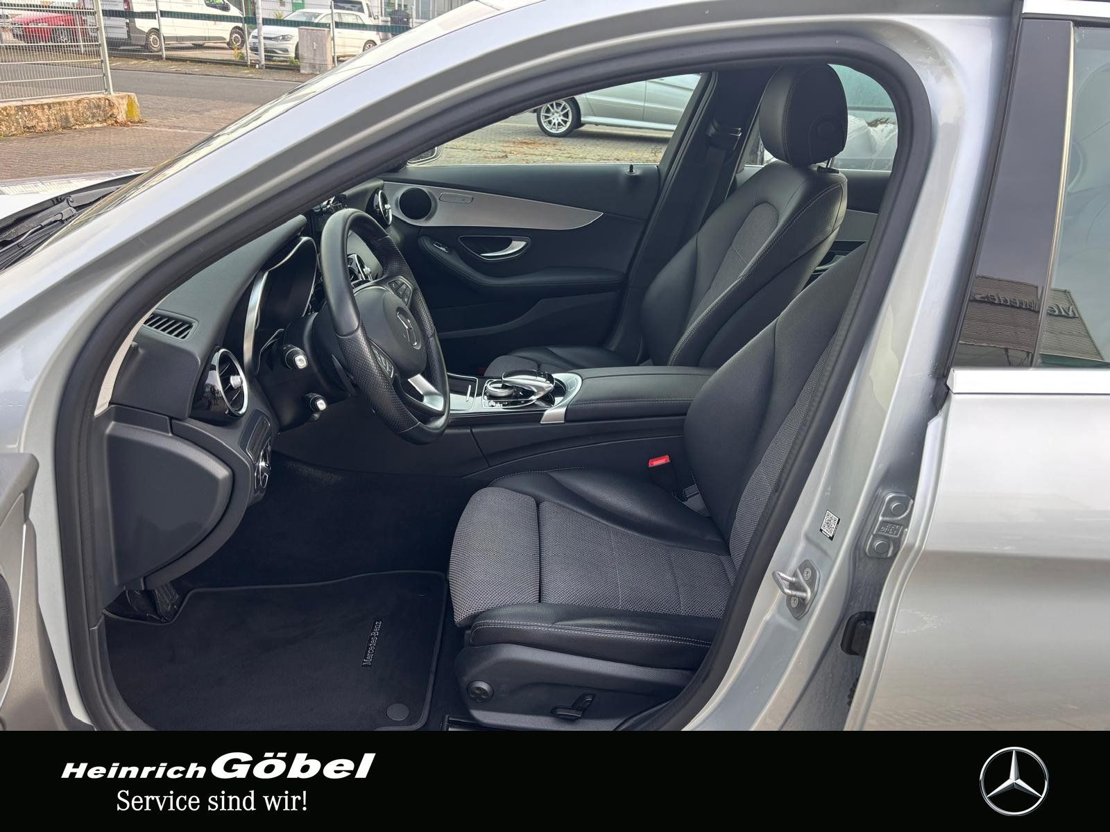 Fahrzeugabbildung Mercedes-Benz C 180 AVANTGARDE*LED*SD-KARTEN-NAVI*AMBIENTEBEL*