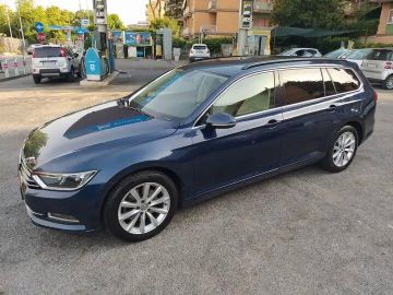 Volkswagen Passat - 1