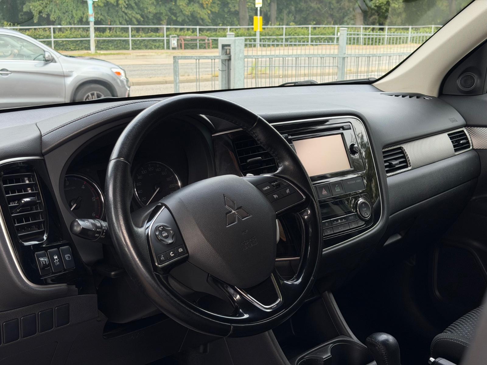 Mitsubishi Outlander Plus 4WD *7 SITZE*TÜV NEU*