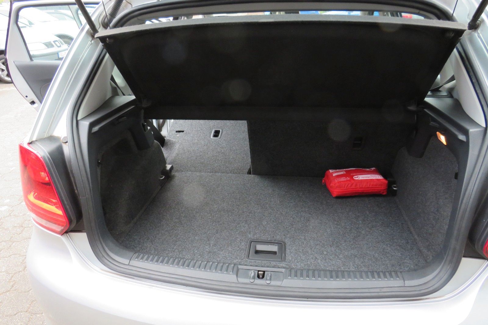 Fahrzeugabbildung Volkswagen Polo V Comfortline KLIMA RADIO SCHECKHEFT