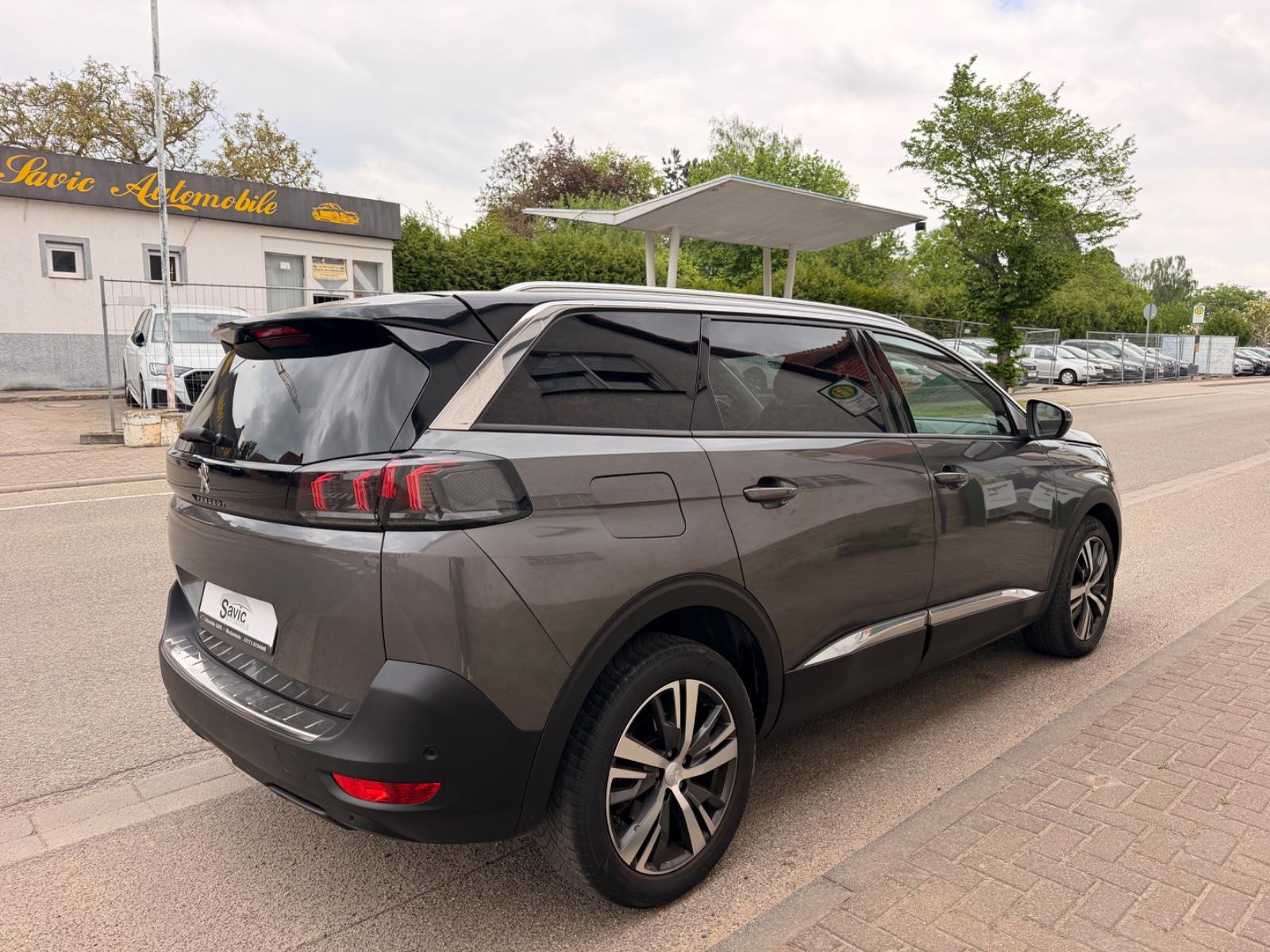 Peugeot 5008 Allure PT 130 Automatik / 7-Sitzer / LED
